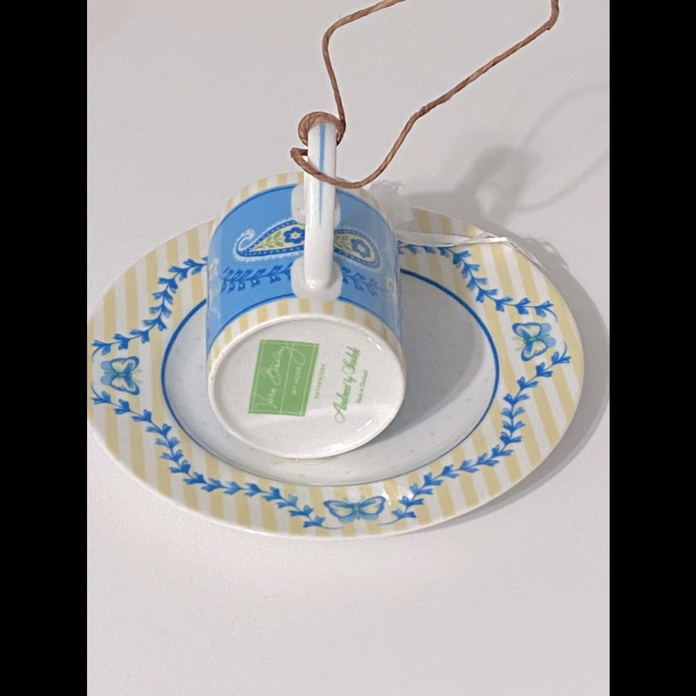 Outside Hanging Tea Cup Bird Feeder with Free Seeds - Picture 2 of 8